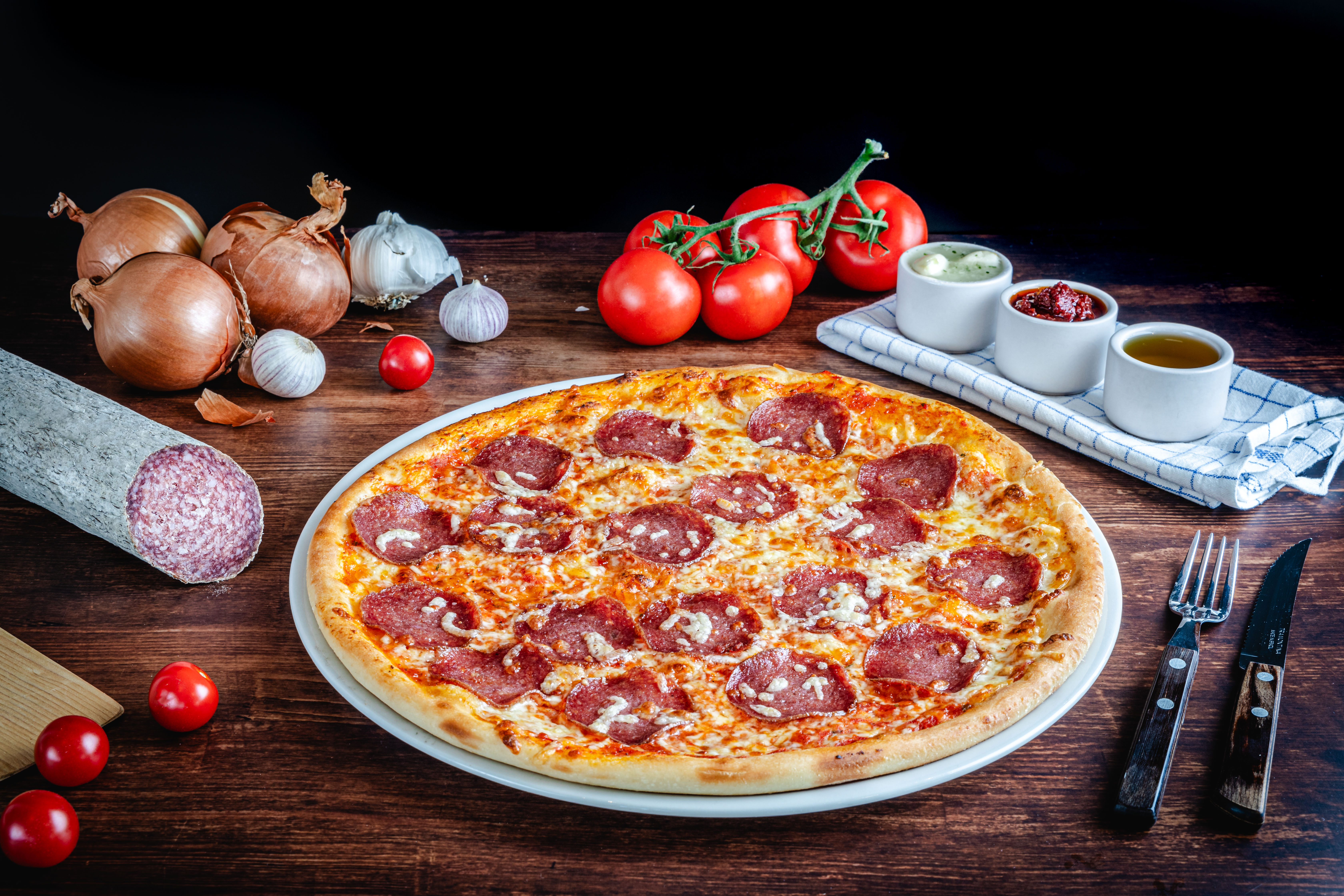 N├╢tsalami Pizza